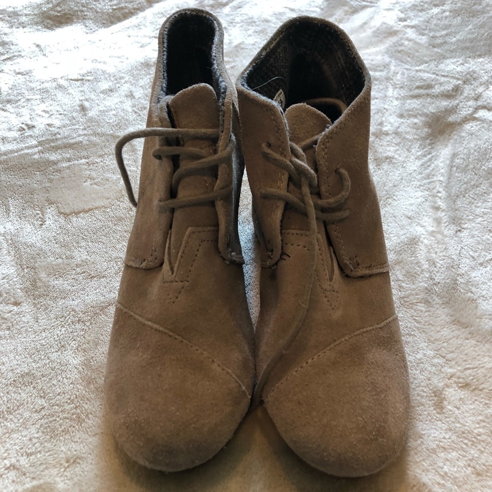 Toms Suede Wedges